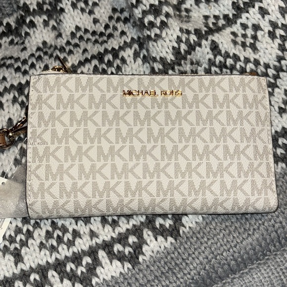 Michael Kors Jet Set Travel Double Zip Wristlet - Picture 3 of 7